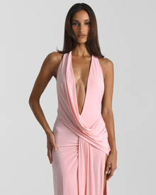 Mila • Vestido Maxi Sin Espalda con Cuello Halter en Rosa