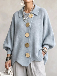 STEFANY | Cárdigan oversize con cuello y botones metálicos en Azul claro