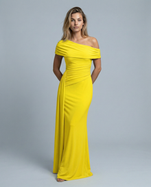 Aida • Vestido Maxi Arrugado de Un Hombro en Amarillo