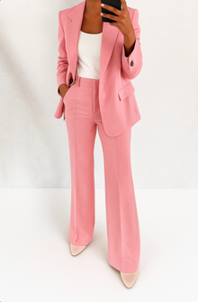 Patricia · Traje sastre elegante en Rosa