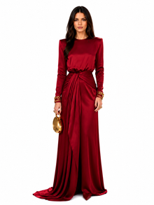 Elegante Vestido Maxi de Satén Drapeado en Rojo